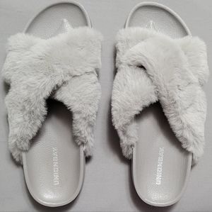 Womens Unionbay Luxe Fuzzy Slides Sandals UNIONBAY